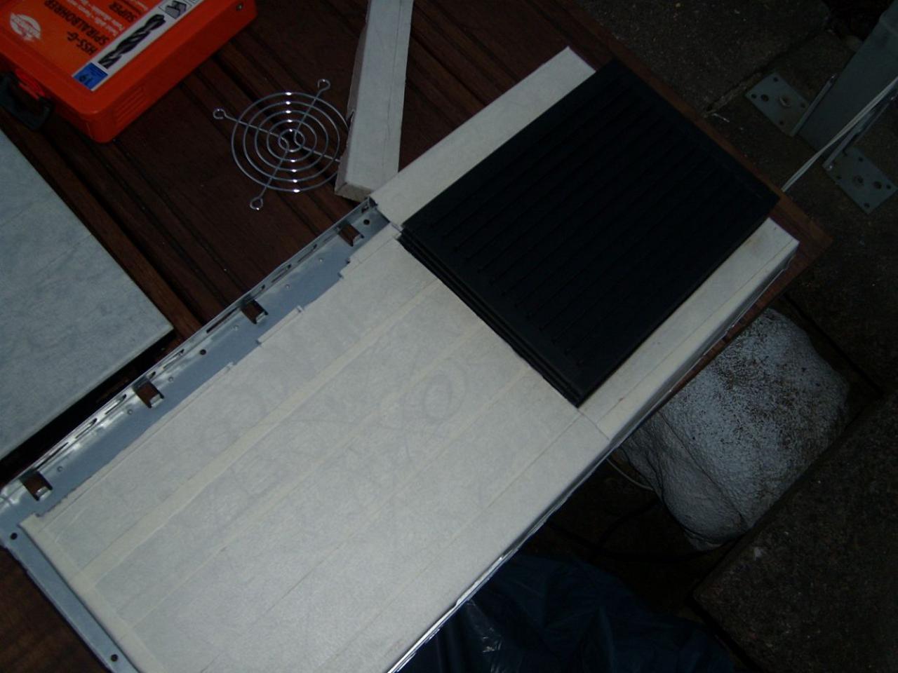 [01/06/2012] X-Plorer-Casemod: Gehäuse bekommt Rundumerneuerung inlusive Band-Artwork (25)