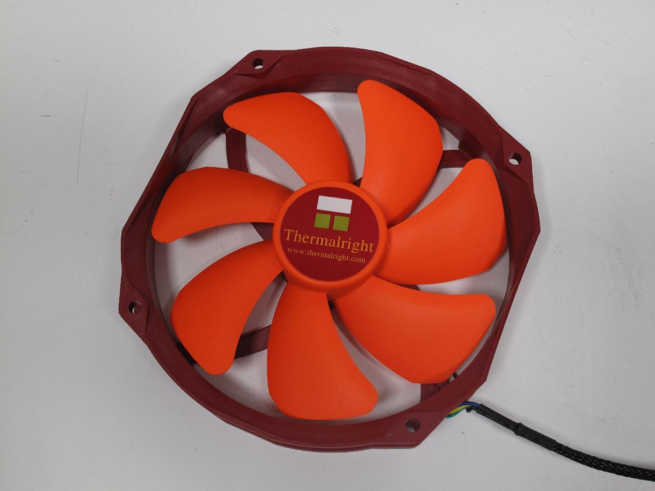 [12/06/2012] Thermalright Silver Arrow SB-E Extreme - High-End-Lüftkühlung für Overclocker (2)