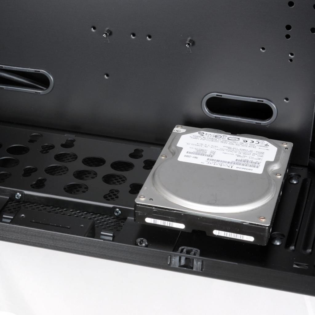 [25/06/2012] Lian Li kündigt edles Aluminium-Gehäuse PC-V750 an (7)