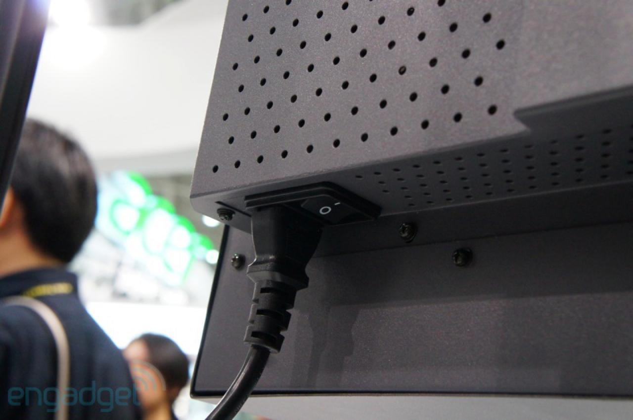 [08/06/2012] Viewsonic VP3280-LED (3)