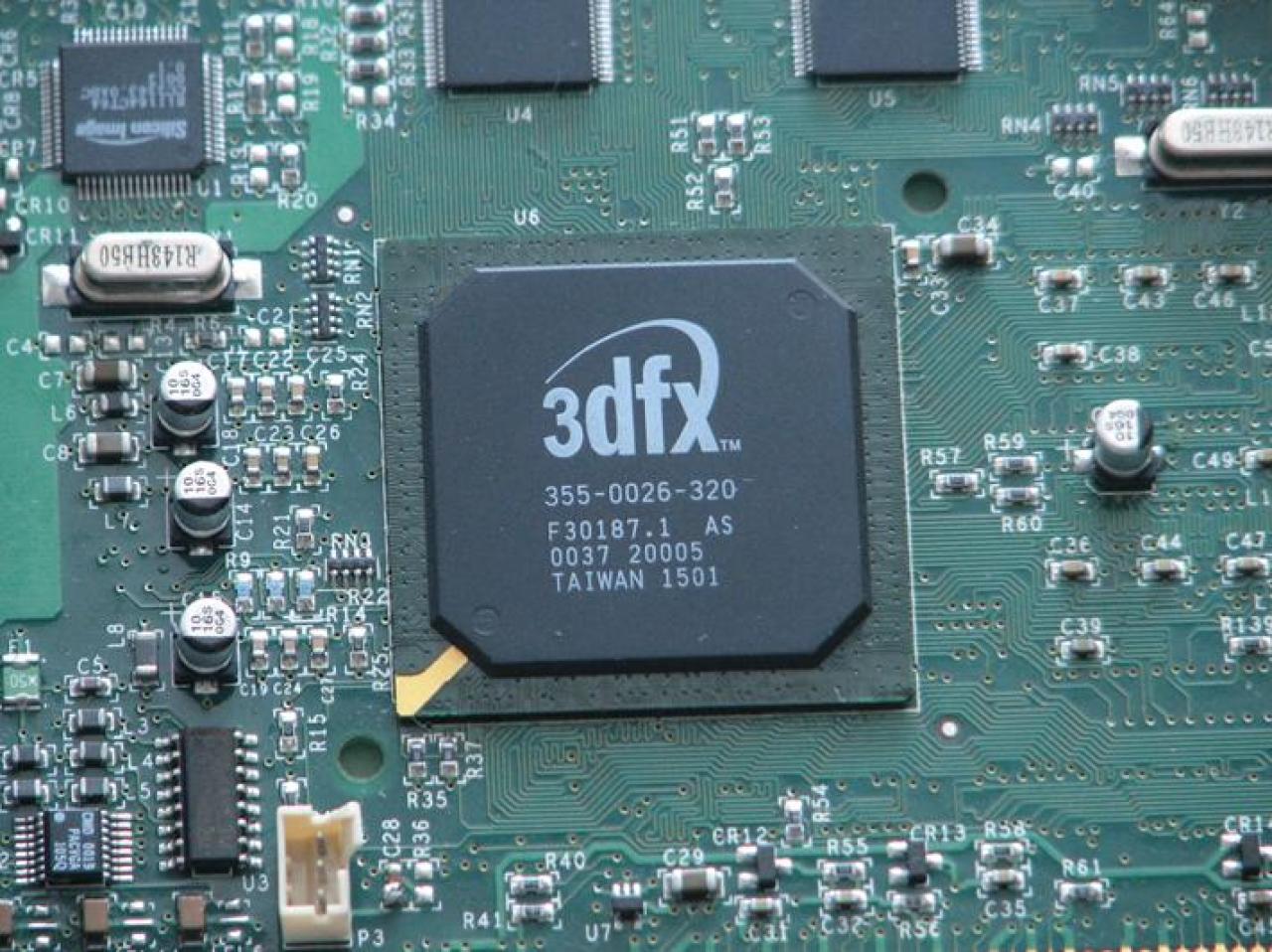 [14/07/2012] 3dfx Voodoo5 5500: Bastler will PCI-Variante des Grafikkarten-Klassikers in neue Leistungsregionen bringen (3)