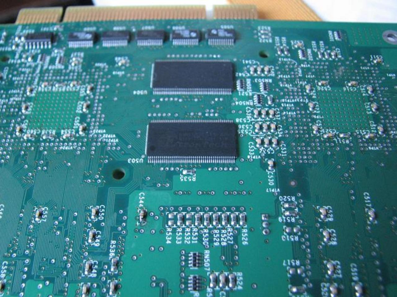 [14/07/2012] 3dfx Voodoo5 5500: Bastler will PCI-Variante des Grafikkarten-Klassikers in neue Leistungsregionen bringen (5)