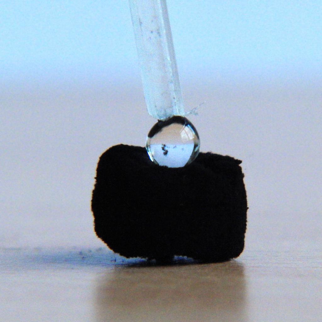 [19/07/2012] Aerographit: Leichtestes Material der Welt vorgestellt (12)