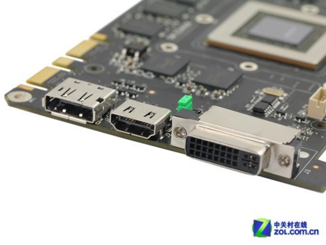 [25/07/2012] Kühler-Monster Teil zwei: Weitere Bilder der passiven Colorful GTX 680 iGame aufgetaucht (10)