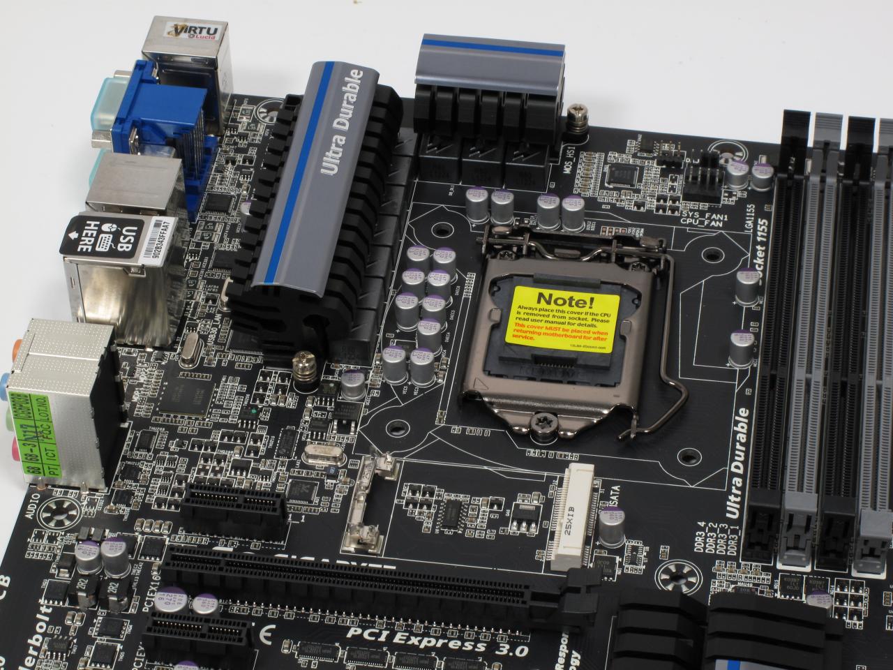 [20/07/2012] Gigabyte Z77X-UP4 TH - LGA1155-Board mit Thunderbolt-Schnittstelle (1)