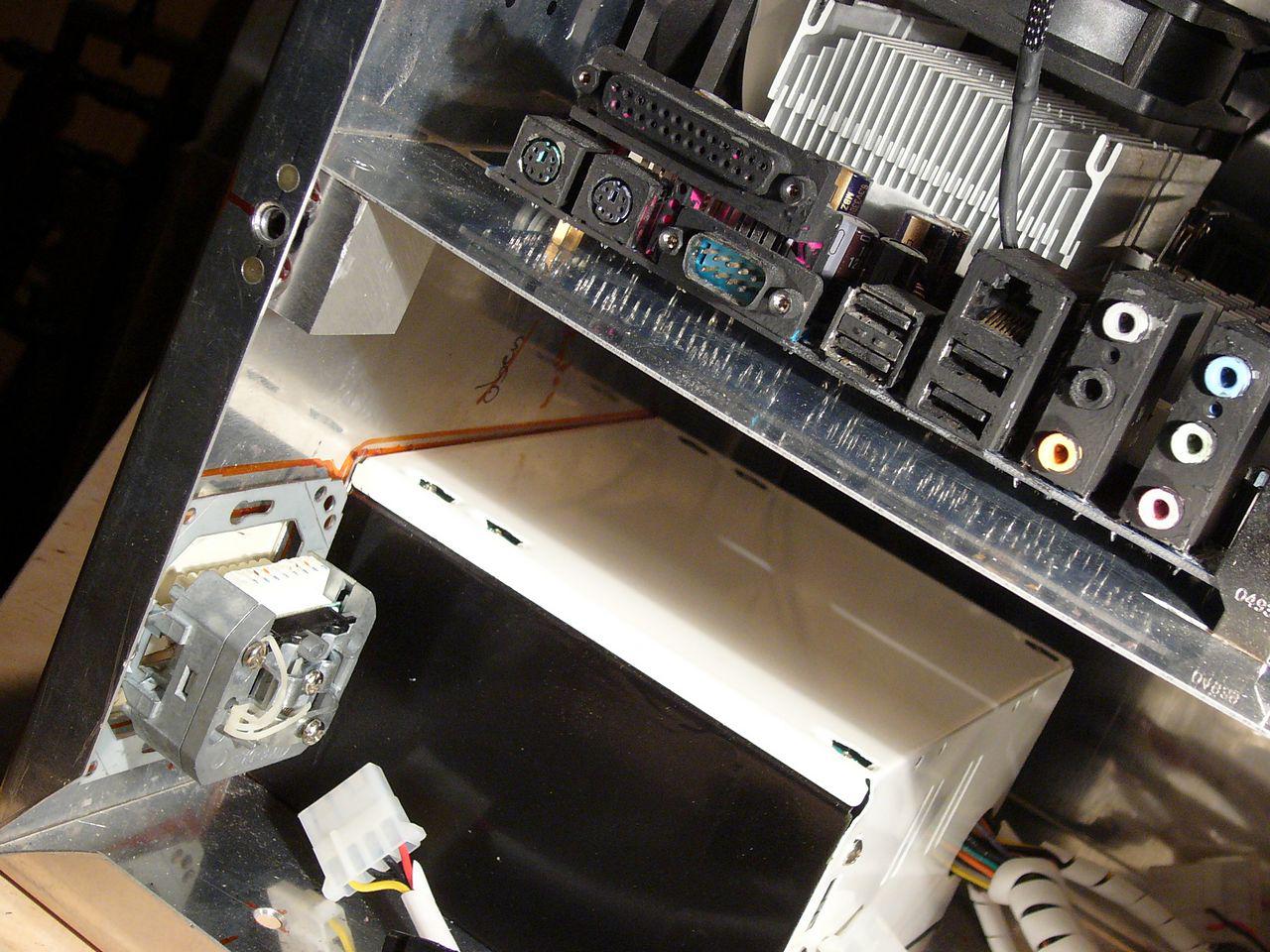 [30/07/2012] Update vom 30.07.: finales Update mit schwarzem Lack-Finish (9)