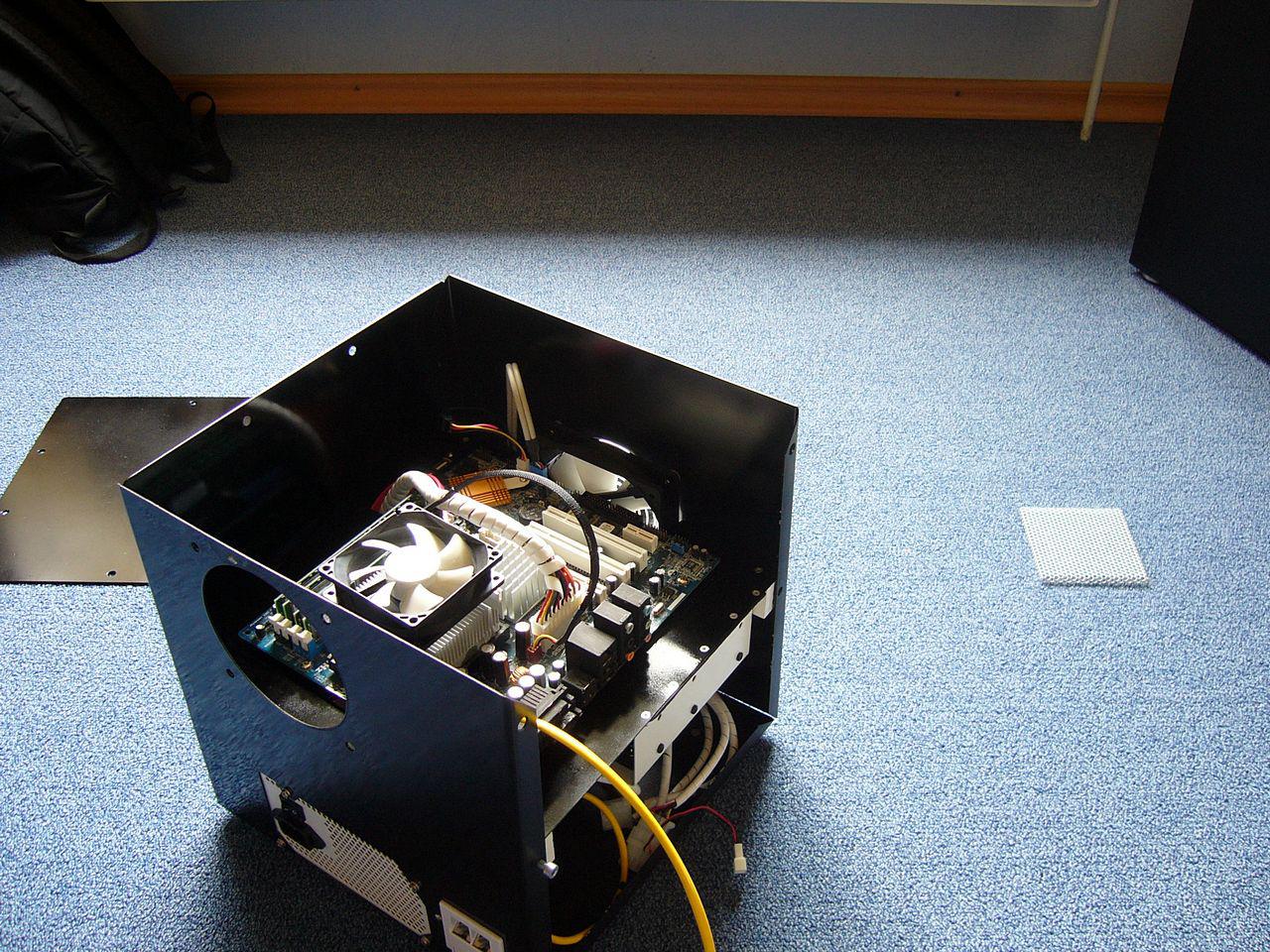 [30/07/2012] Update vom 30.07.: finales Update mit schwarzem Lack-Finish (50)