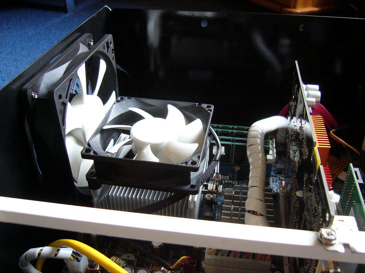 [30/07/2012] Update vom 30.07.: finales Update mit schwarzem Lack-Finish (60)