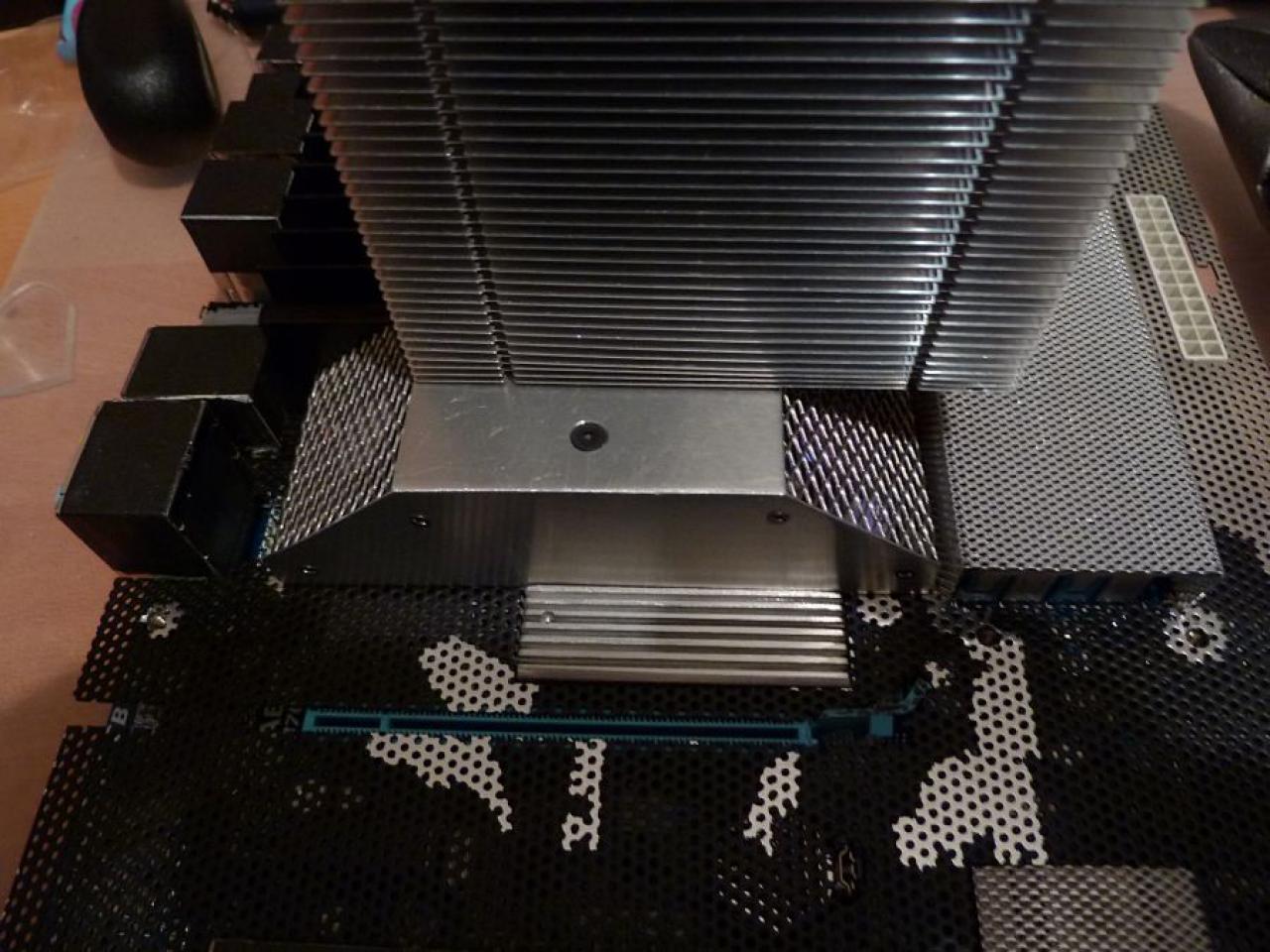 [20/07/2012] Update vom 20.07: Eigenbau-NB-Kühler und Riss im Plexiglas (18)