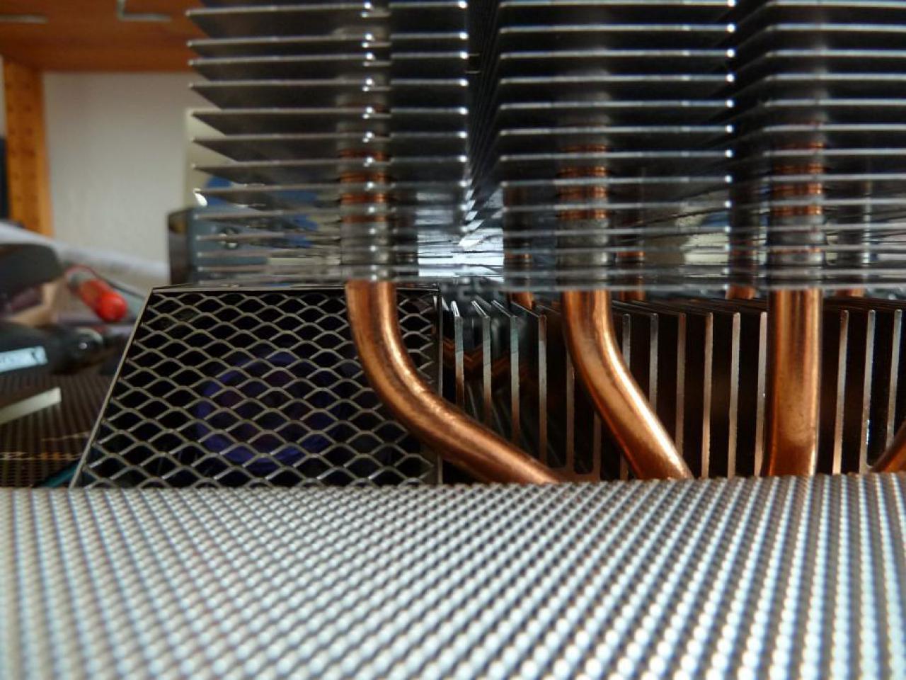 [20/07/2012] Update vom 20.07: Eigenbau-NB-Kühler und Riss im Plexiglas (20)