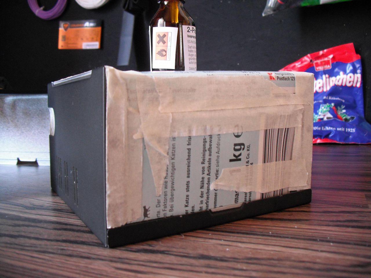 [27/07/2012] Purple White: Casemod mit gemoddeter Grafikkarte (4)