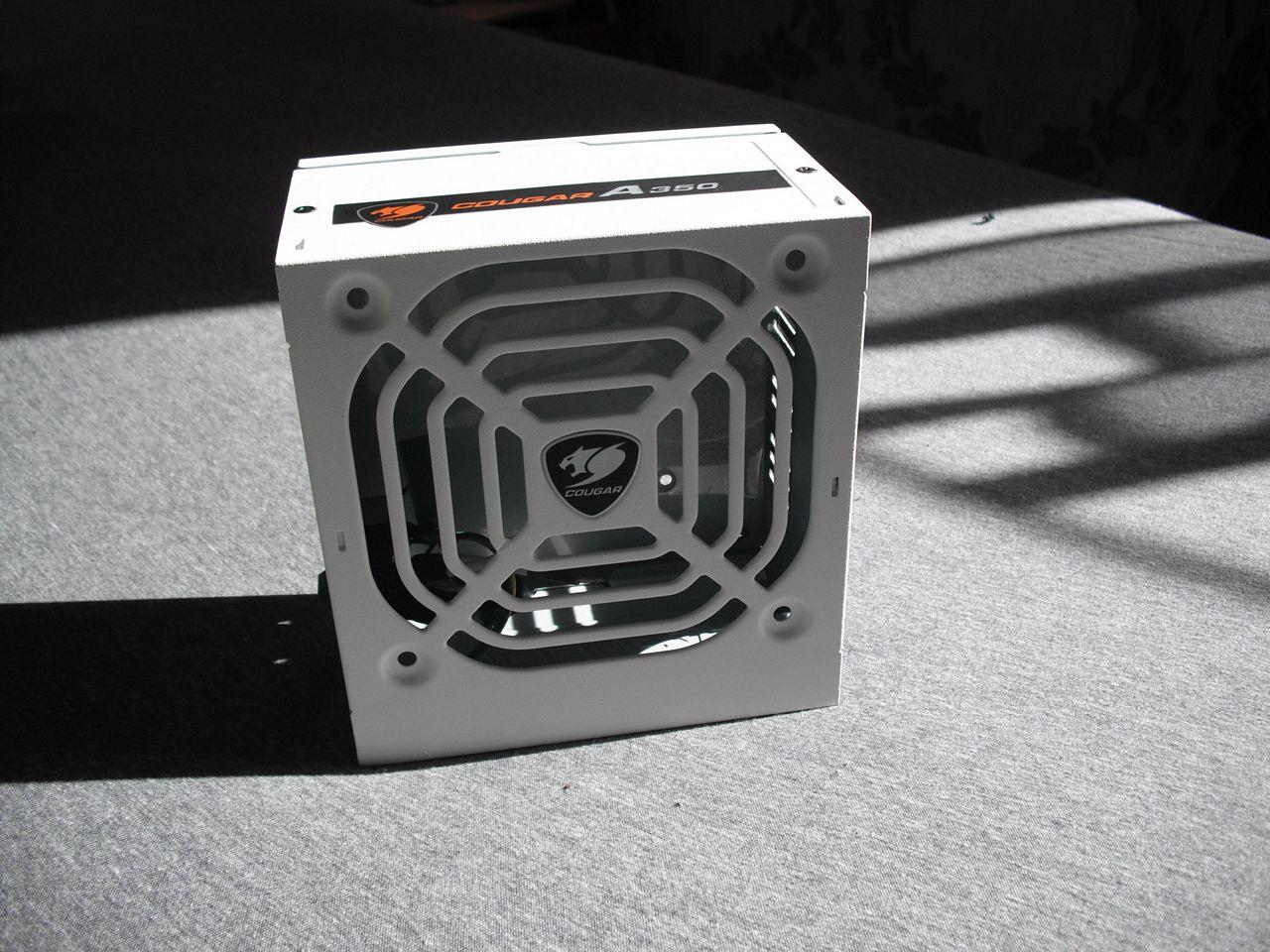 [27/07/2012] Purple White: Casemod mit gemoddeter Grafikkarte (8)
