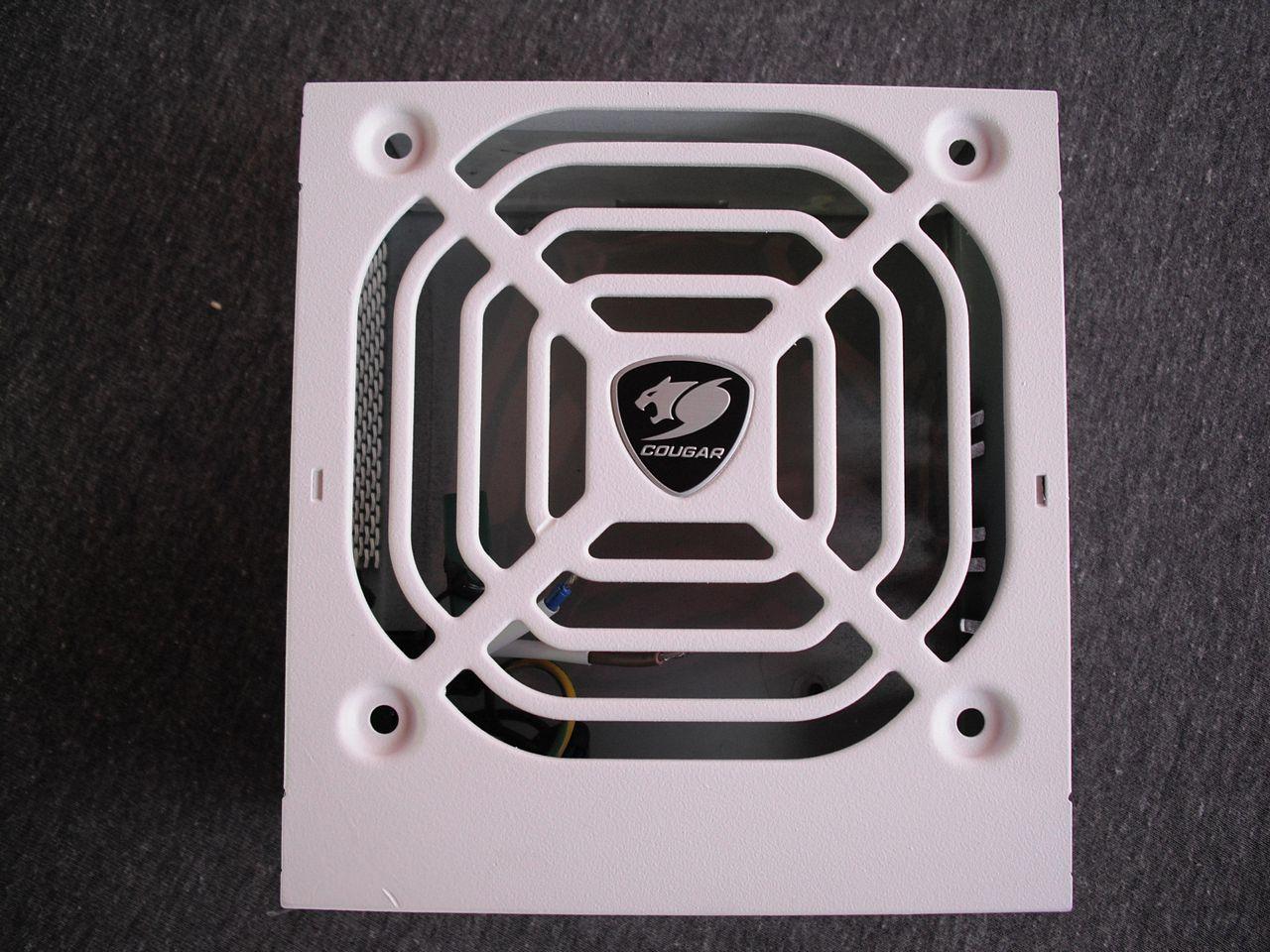 [27/07/2012] Purple White: Casemod mit gemoddeter Grafikkarte (9)