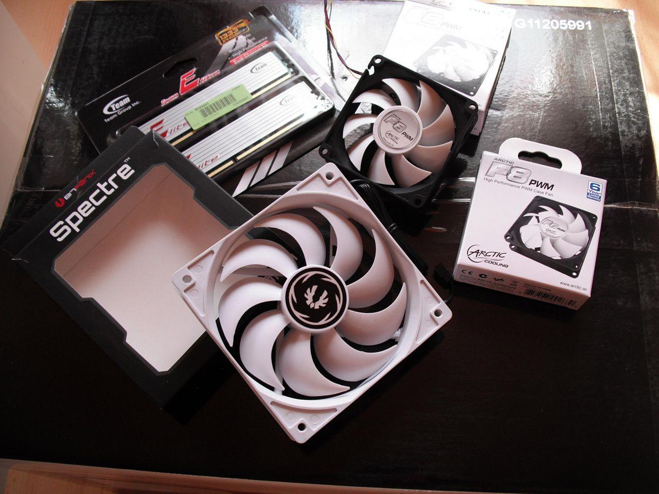 [27/07/2012] Purple White: Casemod mit gemoddeter Grafikkarte (21)