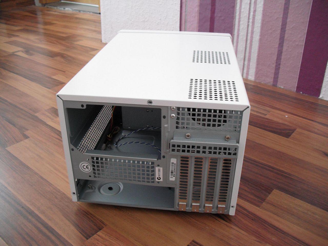[27/07/2012] Purple White: Casemod mit gemoddeter Grafikkarte (30)