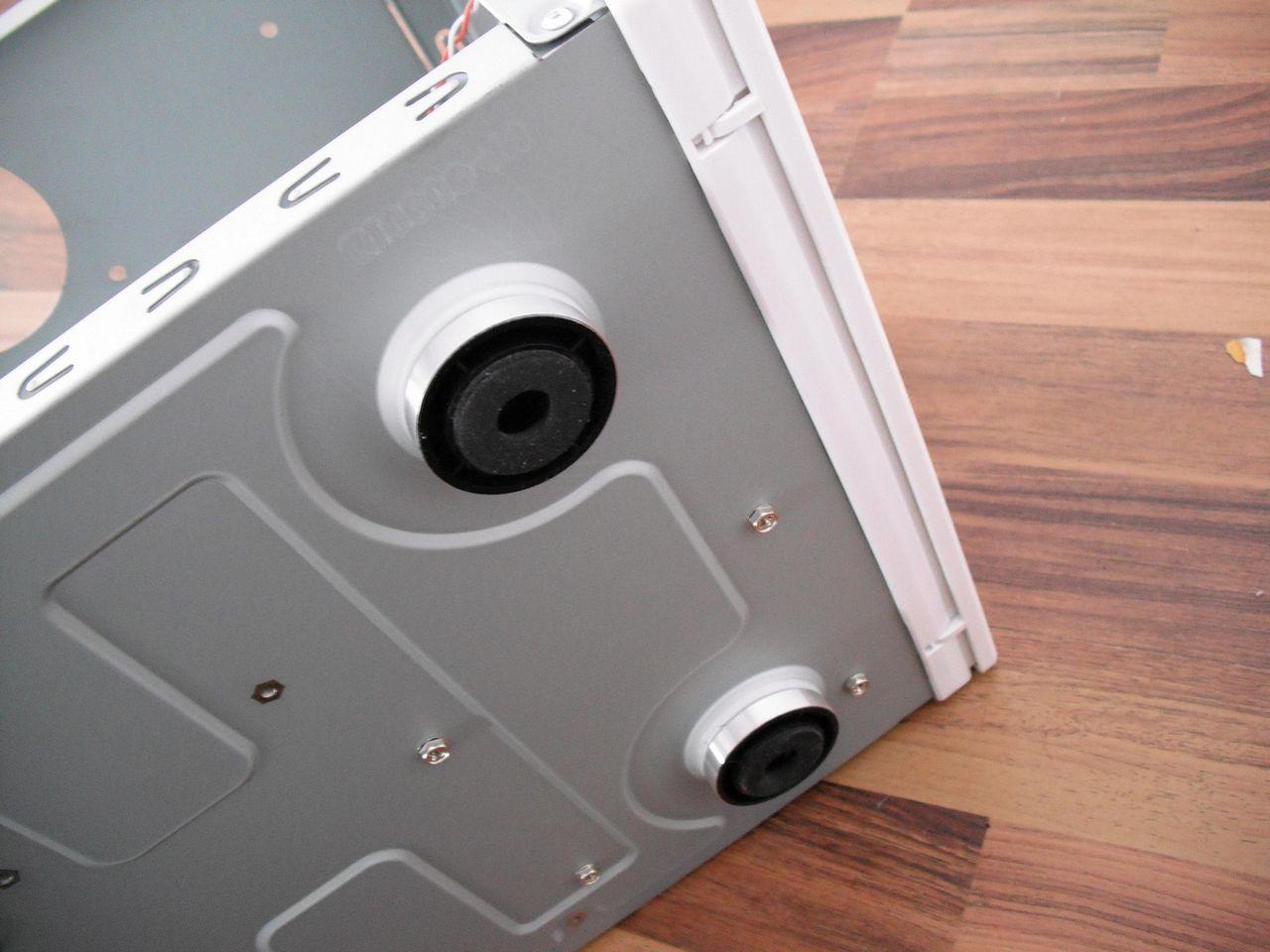 [27/07/2012] Purple White: Casemod mit gemoddeter Grafikkarte (32)