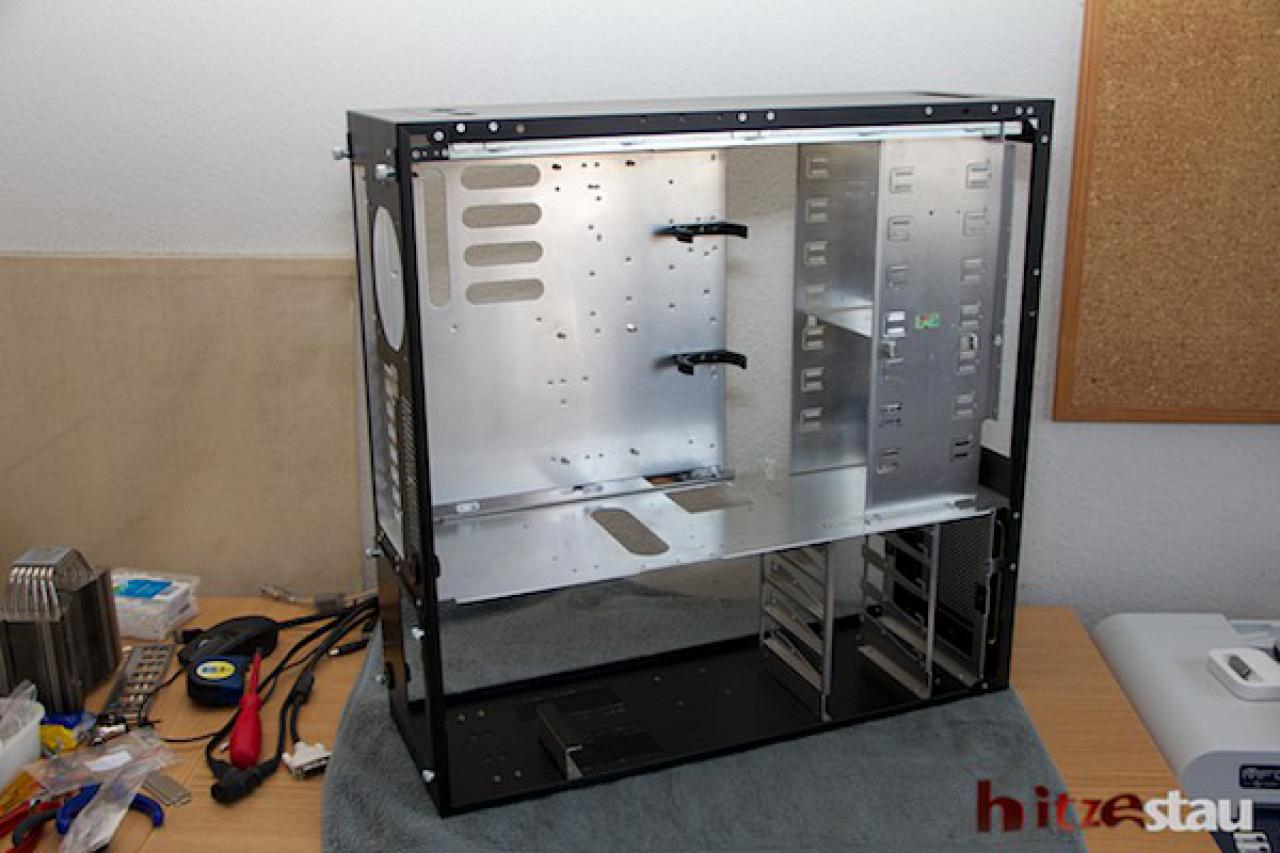 [06/07/2012] Projekt Hitzestau: Schrauber-Duo baut Wakü-PC mit wandmontiertem Mo-Ra3 (6)