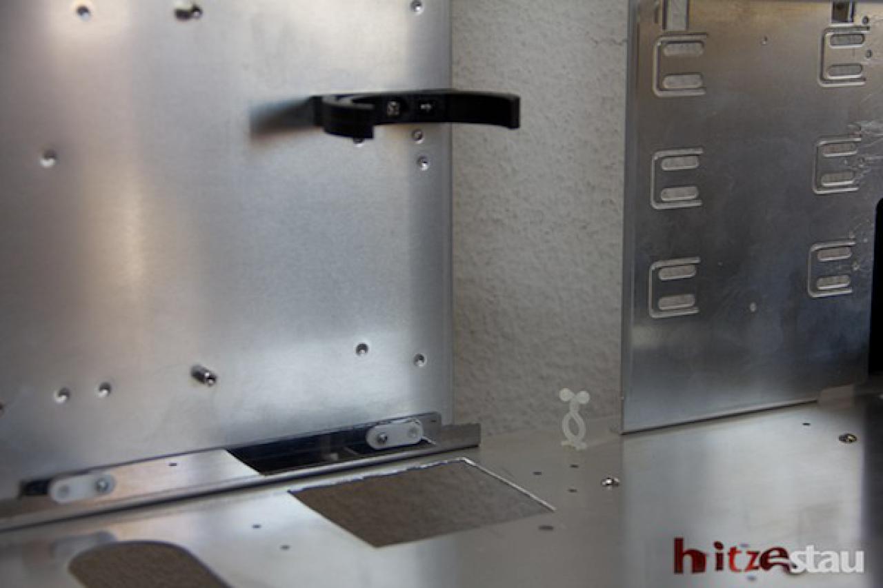 [06/07/2012] Projekt Hitzestau: Schrauber-Duo baut Wakü-PC mit wandmontiertem Mo-Ra3 (7)