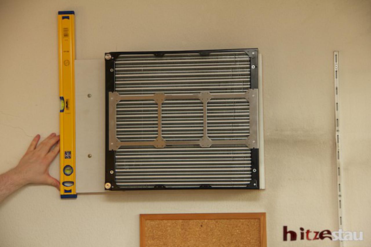 [06/07/2012] Projekt Hitzestau: Schrauber-Duo baut Wakü-PC mit wandmontiertem Mo-Ra3 (19)