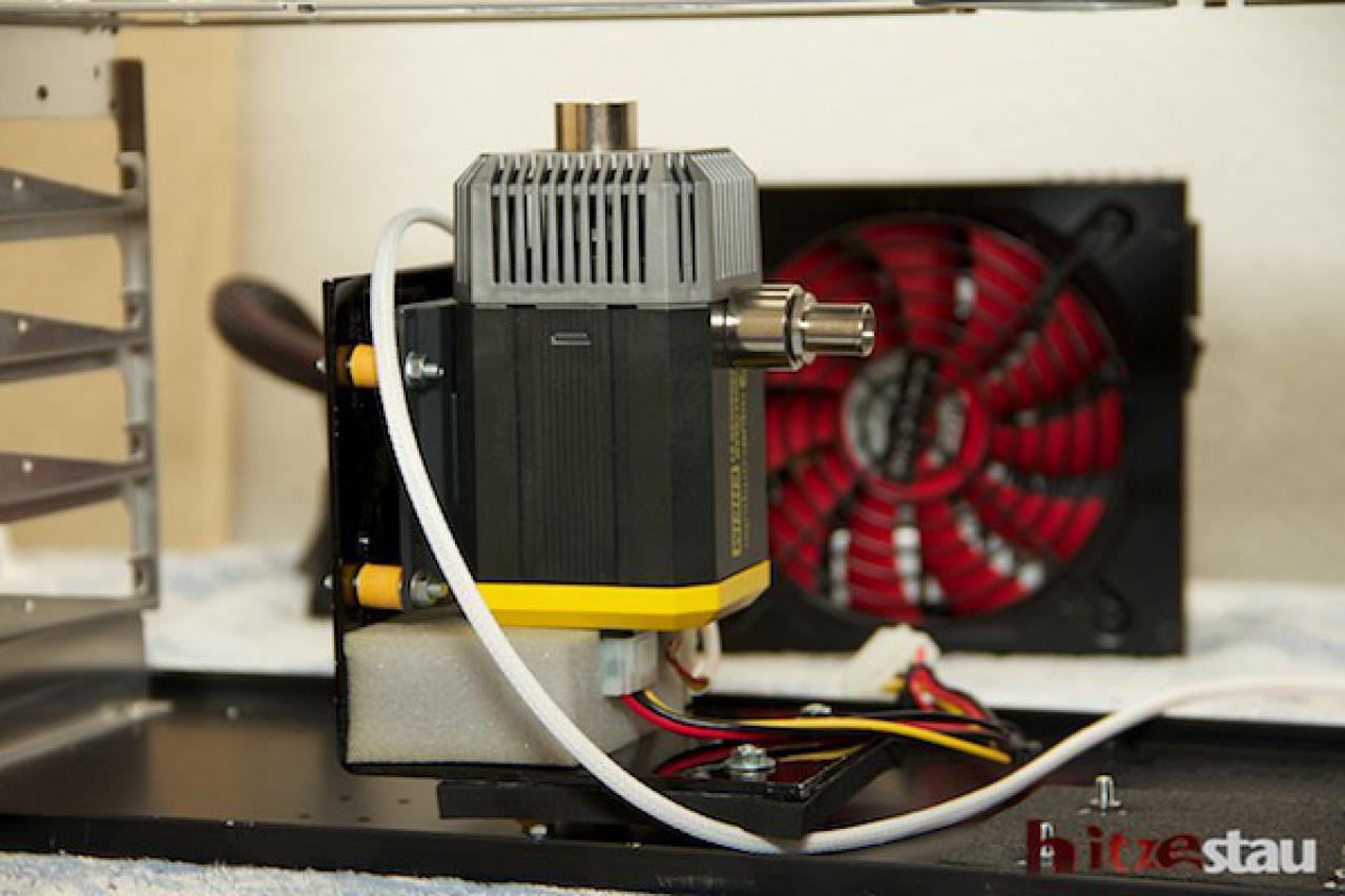[06/07/2012] Projekt Hitzestau: Schrauber-Duo baut Wakü-PC mit wandmontiertem Mo-Ra3 (53)