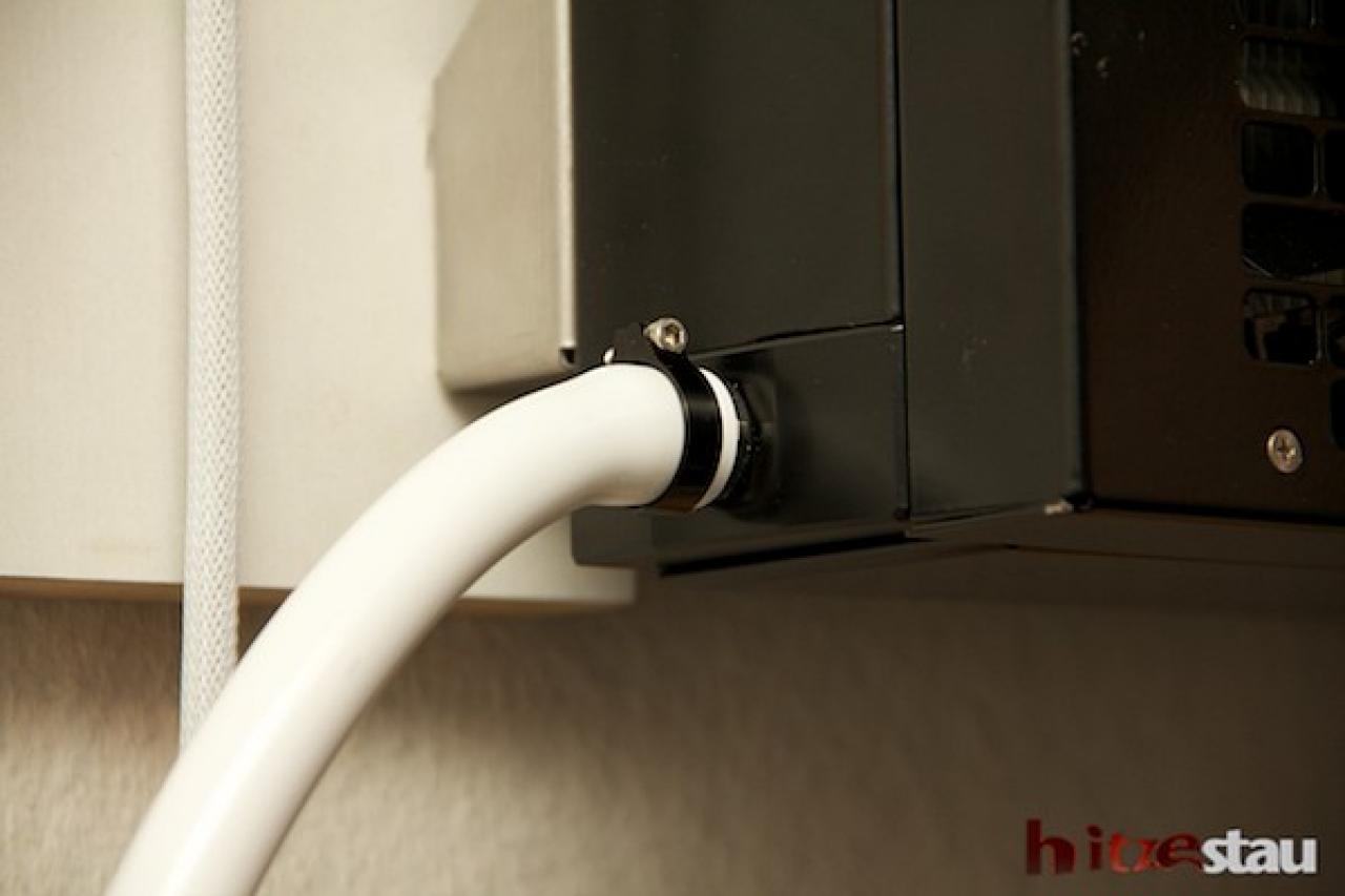 [06/07/2012] Projekt Hitzestau: Schrauber-Duo baut Wakü-PC mit wandmontiertem Mo-Ra3 (63)