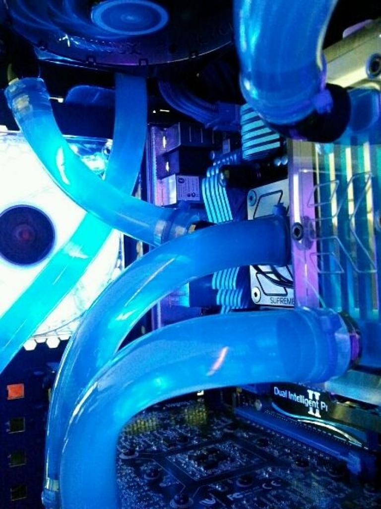 [20/07/2012] Update vom 21.07. mit Vodka-Ausgleichsbehälter, Kupferpracht und satten Farben (11)