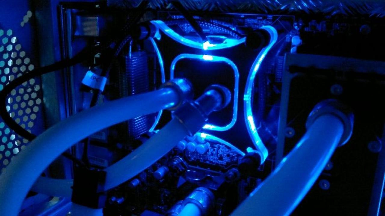 [20/07/2012] Update vom 21.07. mit Vodka-Ausgleichsbehälter, Kupferpracht und satten Farben (22)