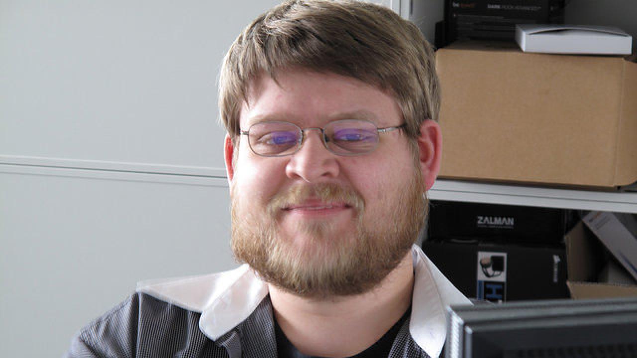[27/07/2012] Kriegt Microsoft mit Windows 8 die Kurve? Microsoft hat zwar einige fragwürdige Design-Entscheidungen getroffen, PC-Nutzer sollten das aber nicht überbewerten: Der Sprung von Win 7 auf Win 8 ist eher klein, sodass Abwarten eine sinnvolle Option darstellt. Grundsätzlich finde ich es aber gut, dass Microsoft mit Windows (Phone) 8 eine ernstzunehmende Alternative zu Android/iOS aufbaut.