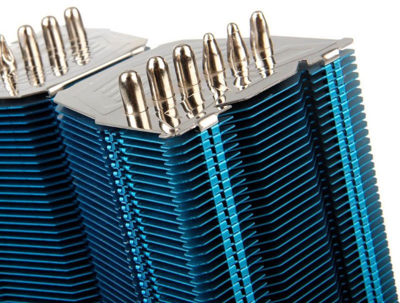 [16/07/2012] CPU-Kühler: Prolimatech Megahalems Rev. C in Schimmer-Blau abgelichtet (2)