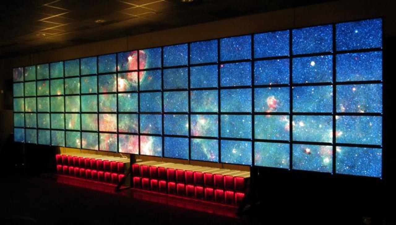 [12/07/2012] Display-Cluster in Aktion: Bewegungsteuerung per Kinect und iPhone (1)