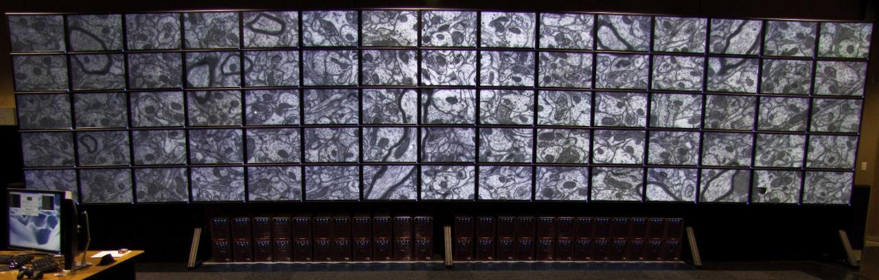 [12/07/2012] Display-Cluster in Aktion: Bewegungsteuerung per Kinect und iPhone (5)