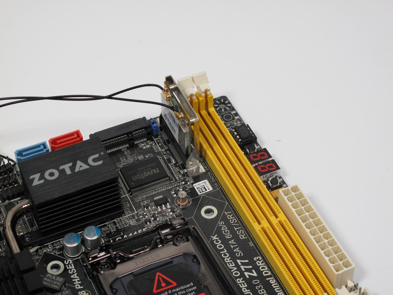 [05/07/2012] Zotac Z77-ITX Wifi (3)