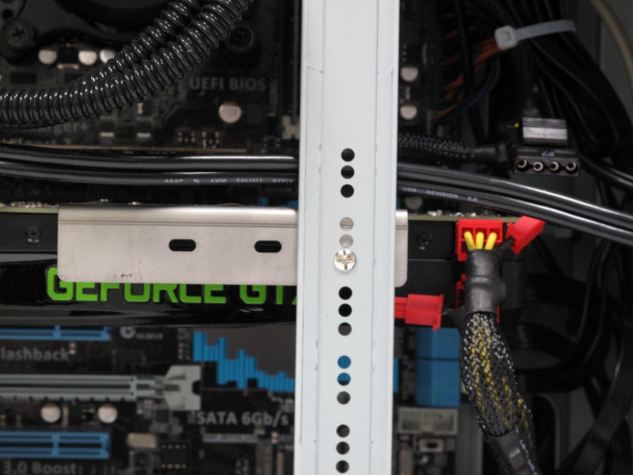 [26/07/2012] Asus ROG Tytan CG8580: H2O-gekühlter High-End-PC im Testlabor (17)