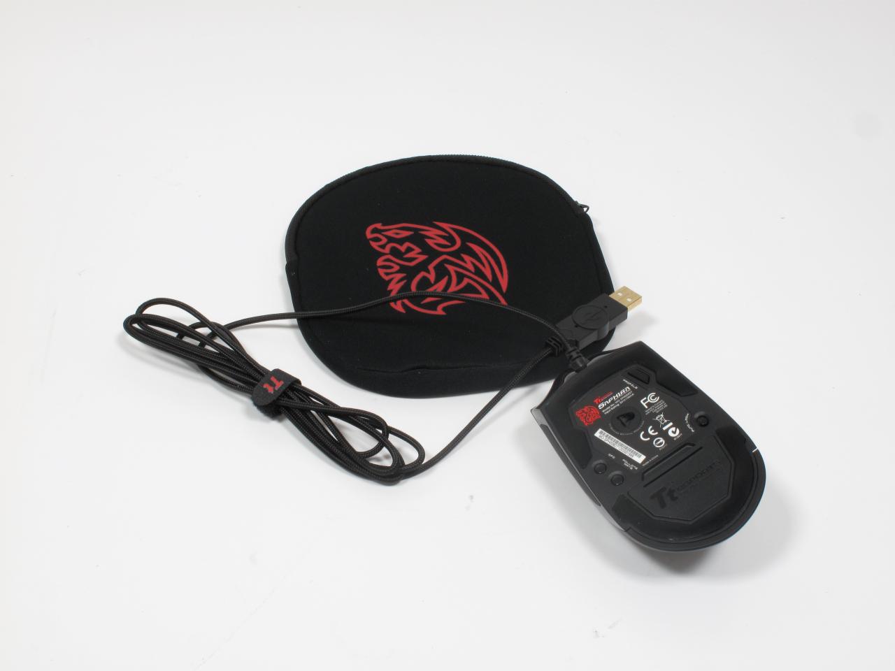 [17/07/2012] Tt E-Sports Saphira - Knöpfe für DPI und Polling Rate an der Unterseite (4)