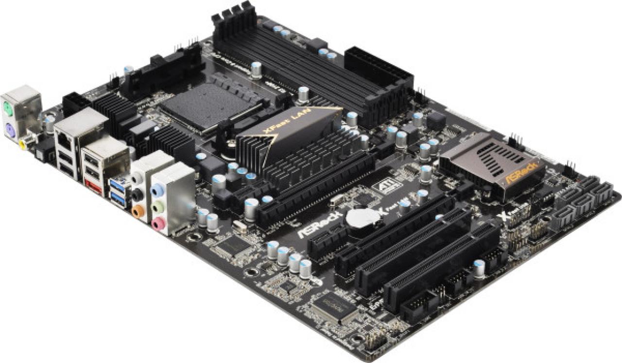[08/08/2012] Das Asrock 970 Extreme3 mit 970-Chipsatz verfügt über SATA-6-GB/s und USB 3.0, zudem arbeitet es energieeffizient (70 Euro)