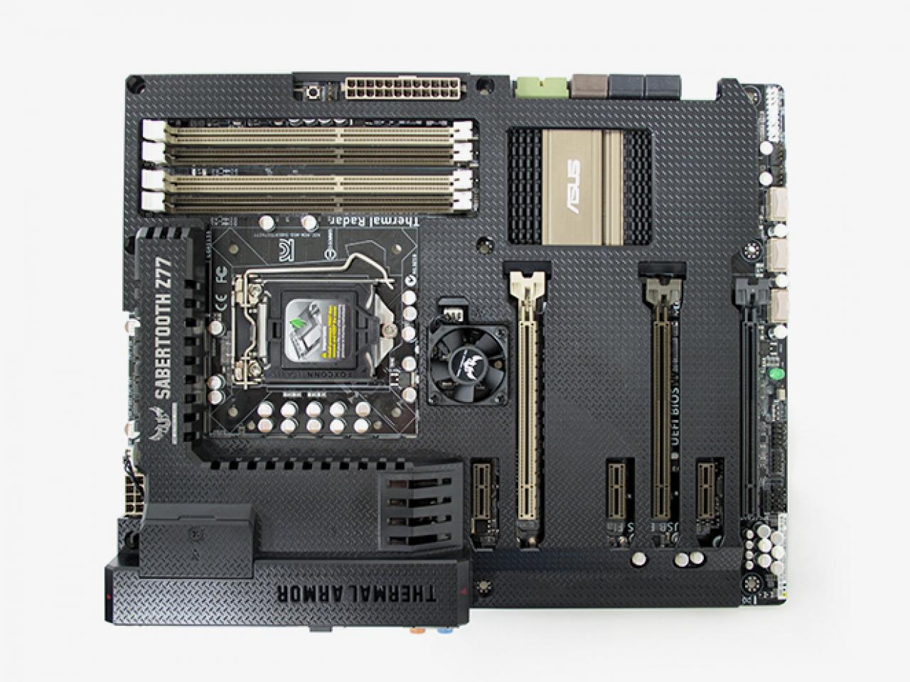 [28/08/2012] Asus Sabertooth Z77 01