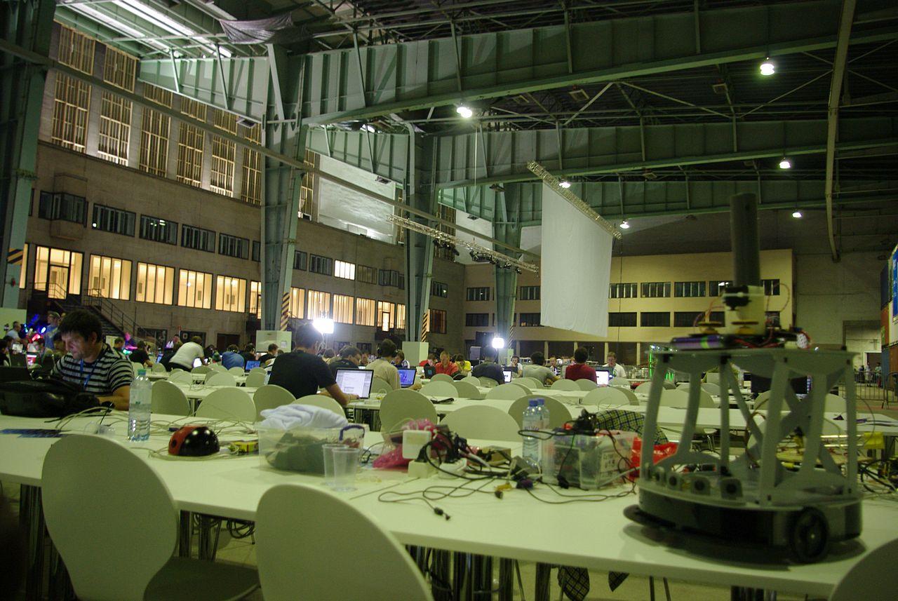 [27/08/2012] Steampunk-Mods, PCs in Fliegen-Optik und im Schreibttisch - Casemodding auf der Campus Party Berlin (20)