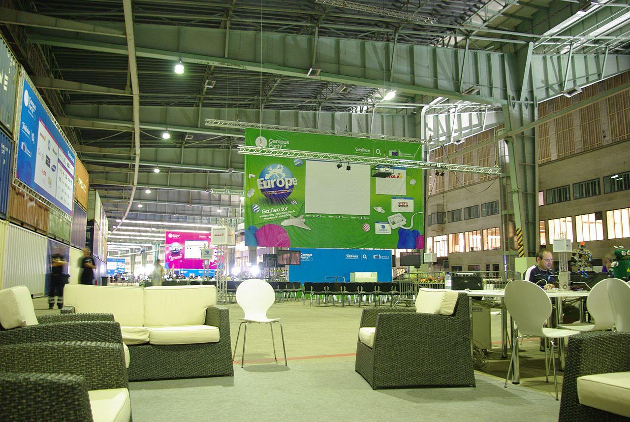 [27/08/2012] Steampunk-Mods, PCs in Fliegen-Optik und im Schreibttisch - Casemodding auf der Campus Party Berlin (22)