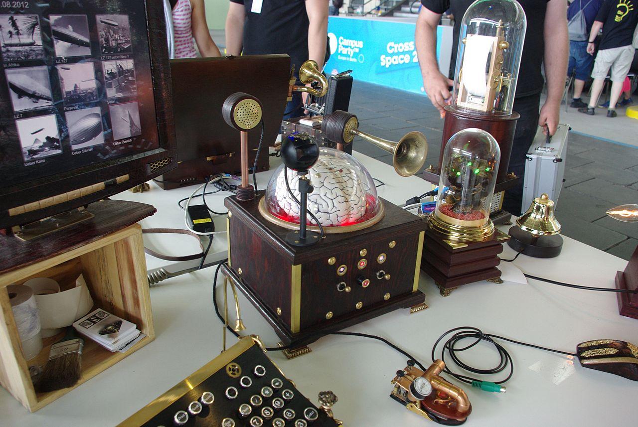 [27/08/2012] Steampunk-Mods, PCs in Fliegen-Optik und im Schreibttisch - Casemodding auf der Campus Party Berlin (9)