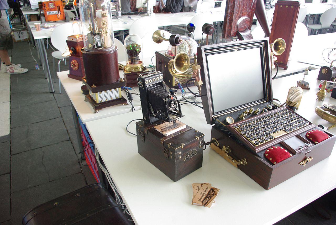 [27/08/2012] Steampunk-Mods, PCs in Fliegen-Optik und im Schreibttisch - Casemodding auf der Campus Party Berlin (12)