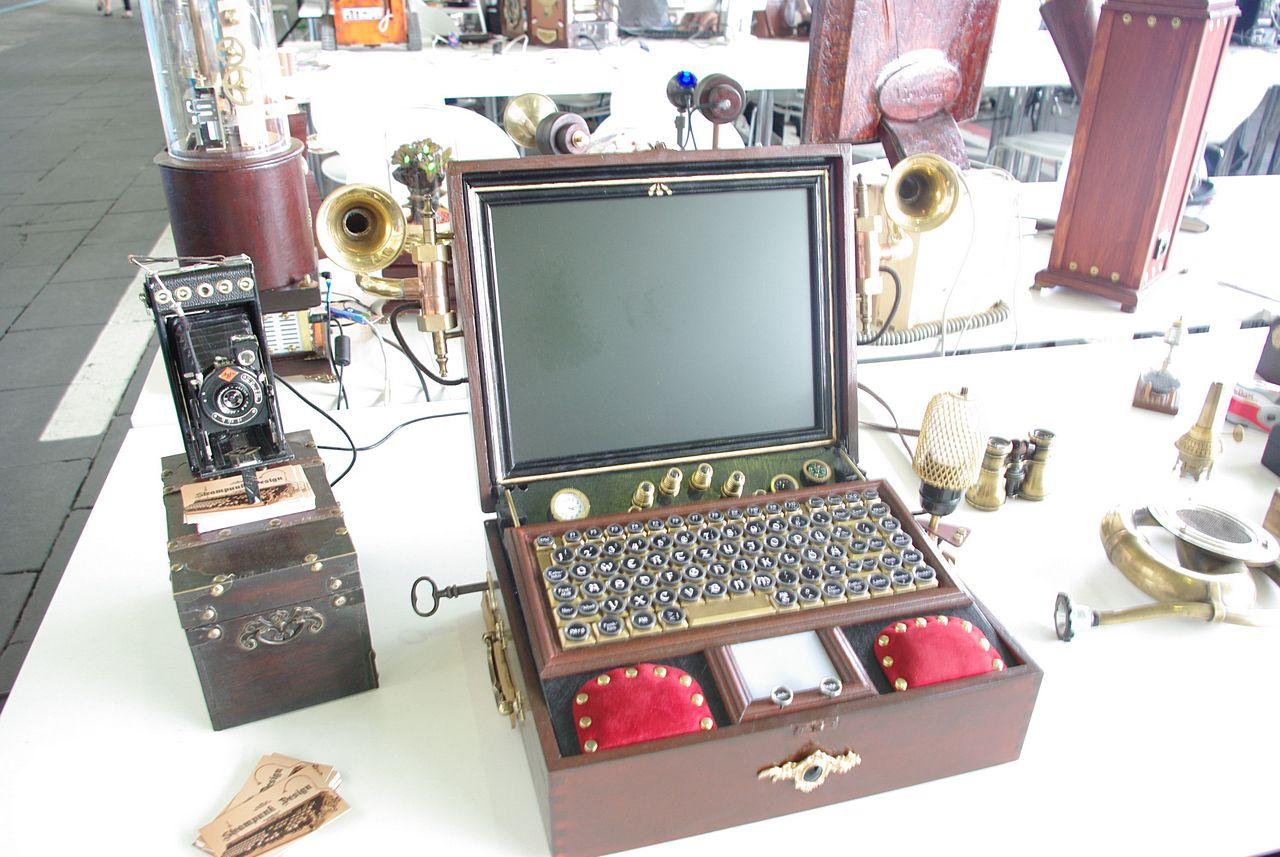 [27/08/2012] Steampunk-Mods, PCs in Fliegen-Optik und im Schreibttisch - Casemodding auf der Campus Party Berlin (37)