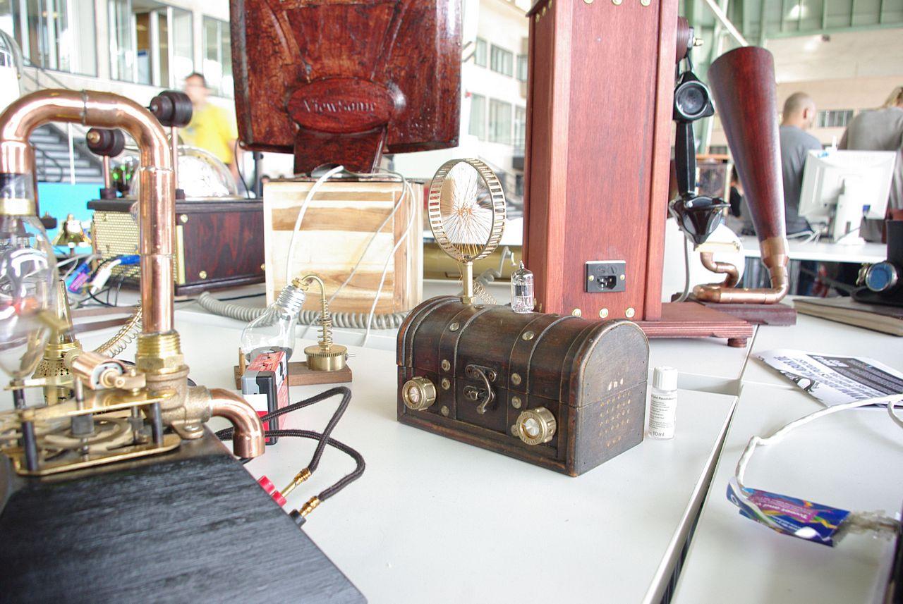 [27/08/2012] Steampunk-Mods, PCs in Fliegen-Optik und im Schreibttisch - Casemodding auf der Campus Party Berlin (15)