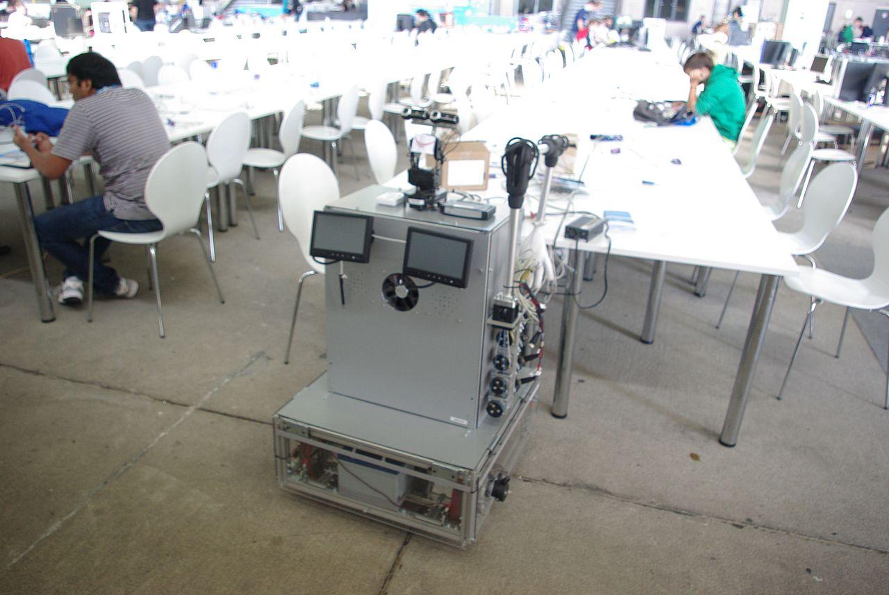 [27/08/2012] Steampunk-Mods, PCs in Fliegen-Optik und im Schreibttisch - Casemodding auf der Campus Party Berlin (18)