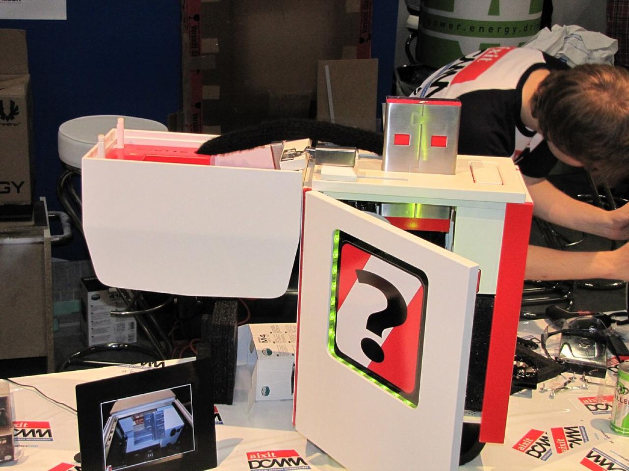 [18/08/2012] Deutsche Casemod Meisterschaft auf der Gamescom in Köln - Unglaubliche Kreationen (8)