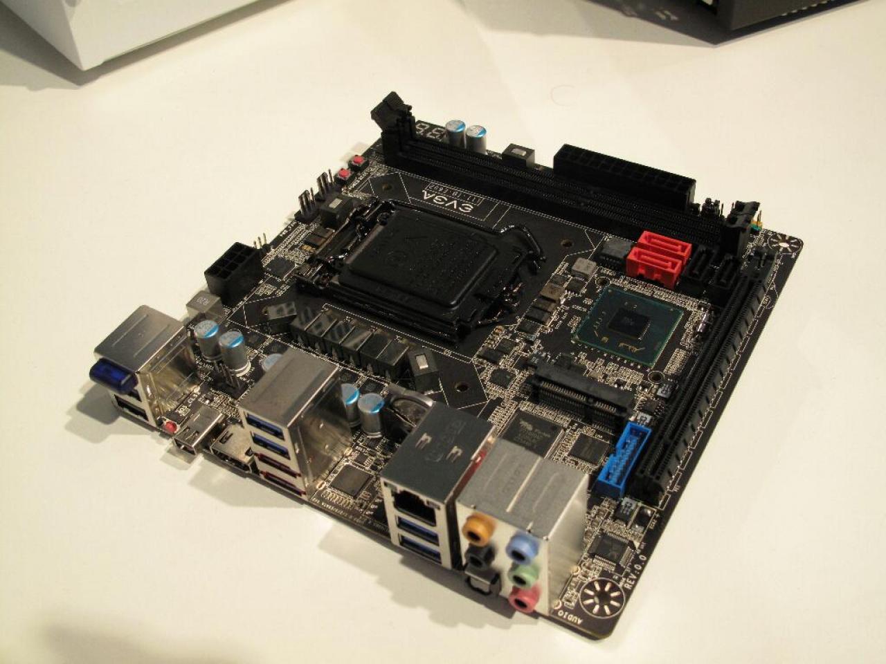 [15/08/2012] Neue Mainboards von EVGA auf der Gamescom (1)