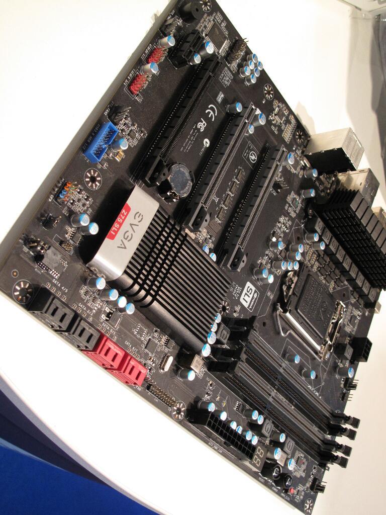 [15/08/2012] Neue Mainboards von EVGA auf der Gamescom (9)