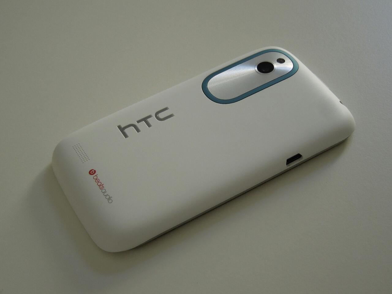 [29/08/2012] HTC Desire X im Hands-on-Test: High-End-Einstieg mit Android 4.0.4 und Qualcomm Snapdragon S4play (2)