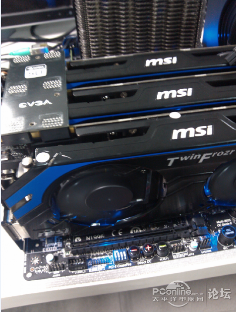 [06/08/2012] Geforce GTX 660 Ti: MSI Hawk im 3-Way-SLI-Betrieb abgelichtet