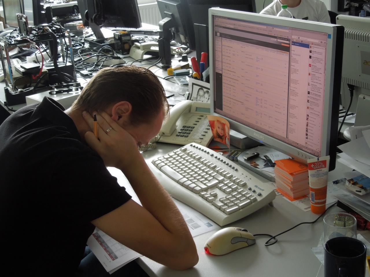 [24/08/2012] Noch ein paar Minuten und dann kann Marco die Orga-Arbeit für die kommende Ausgabe 10/2021 ad acta legen und das Wochenende genießen. Und Marco, auch diese Ausgabe ist alles wieder gut geworden, oder? Hast ja auch fleißig alles geregelt!