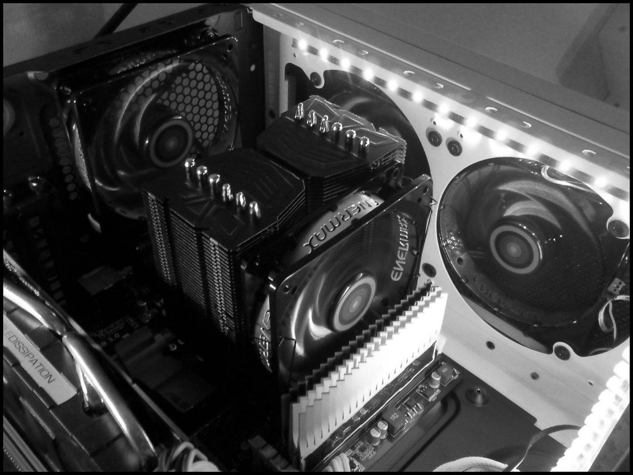 [31/08/2012] Update vom 31.08.: Finale Bilder des kontrastreichen PCs (18)